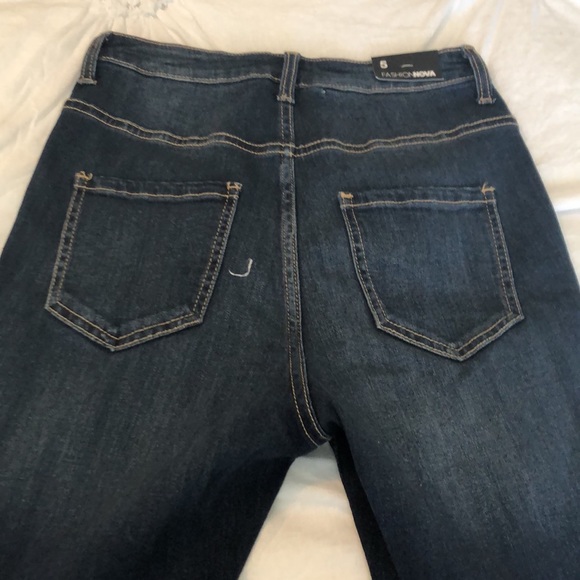 FASHION NOVA distressed jeans size 27 - Picture 9 of 10